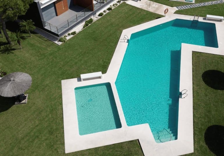 Apartamento de 2 habitaciones en Villamartin en venta con piscina - 255.000 € (Ref: 9745153)