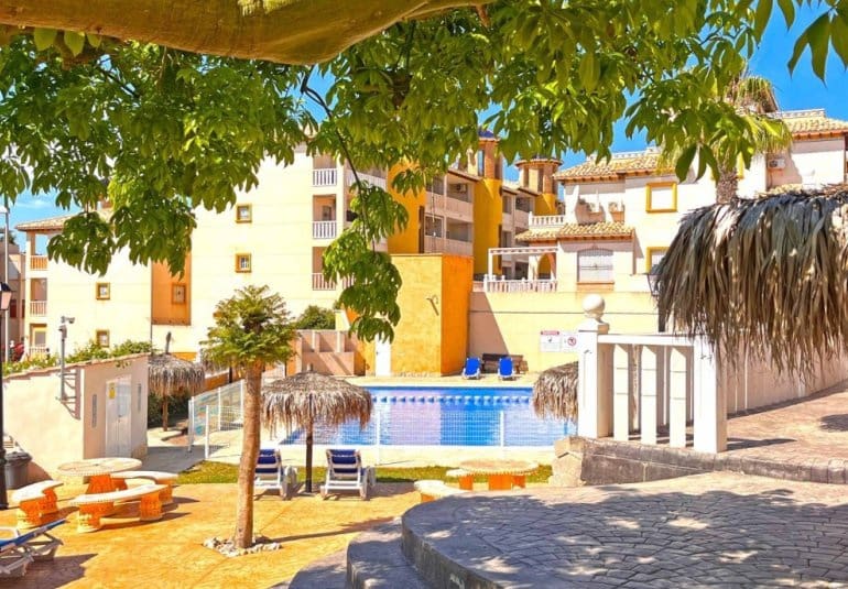 2 bedroom Apartment for sale in Orihuela Costa with pool - € 159,000 (Ref: 9745154)