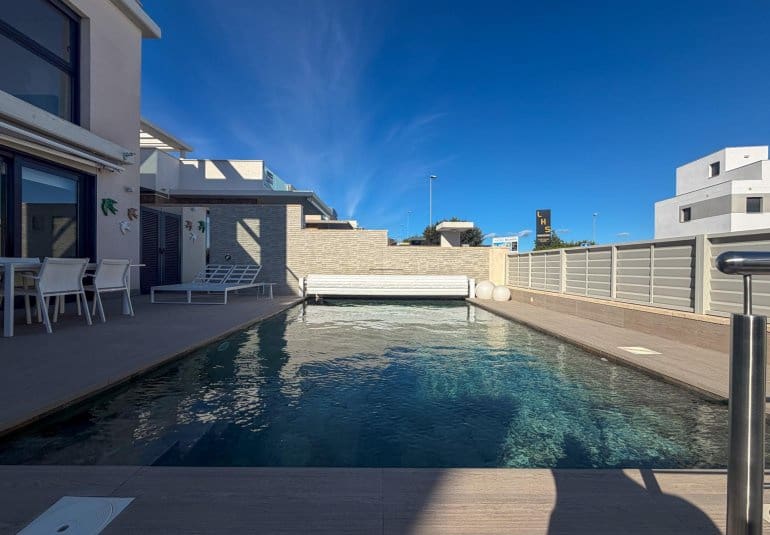 4 chambre Villa/Maison à vendre à San Miguel de Salinas avec piscine - 610 000 € (Ref: 9745156)