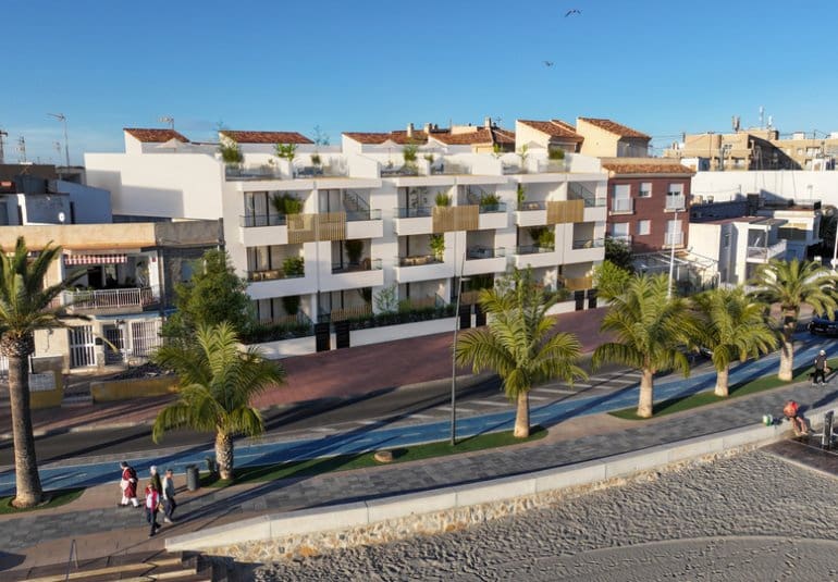 Ático de 2 habitaciones en San Pedro del Pinatar en venta con piscina - 370.000 € (Ref: 9745159)