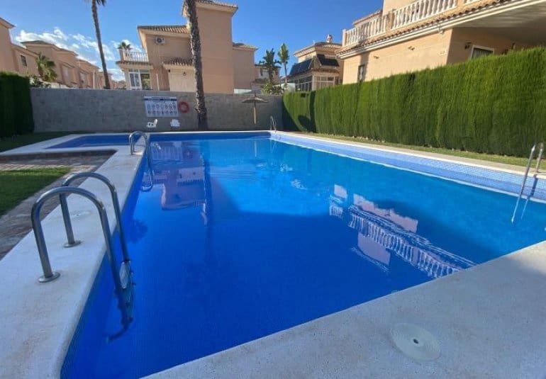 3 bedroom Villa for sale in Orihuela Costa with pool - € 324,995 (Ref: 9745160)