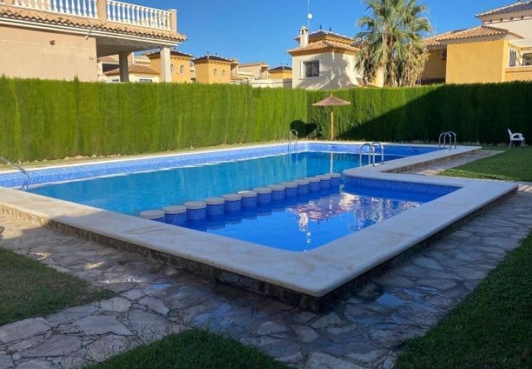 3 bedroom Villa for sale in Orihuela Costa with pool - € 324,995 (Ref: 9745160)