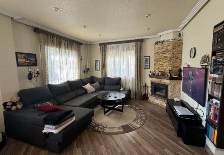 3 bedroom Villa for sale in Orihuela Costa with pool - € 324,995 (Ref: 9745160)