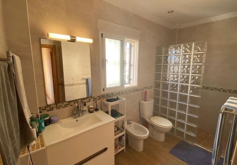 3 bedroom Villa for sale in Orihuela Costa with pool - € 324,995 (Ref: 9745160)