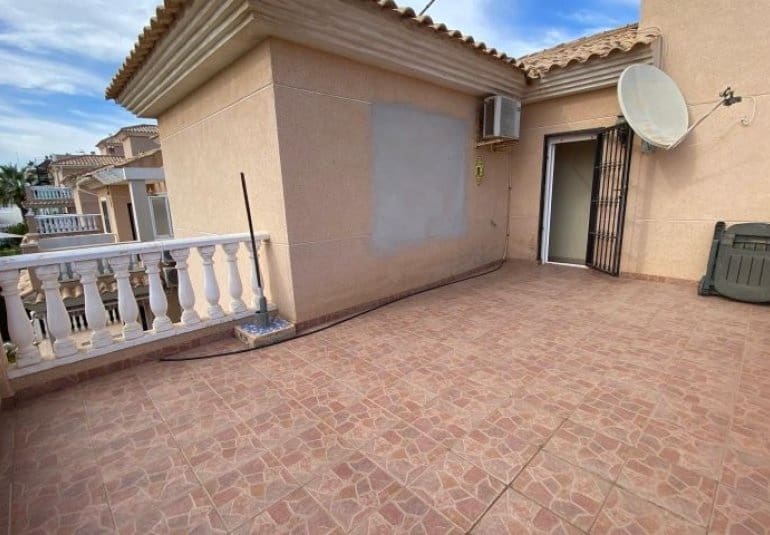3 bedroom Villa for sale in Orihuela Costa with pool - € 324,995 (Ref: 9745160)