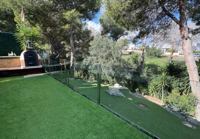 Chalet de 3 habitaciones en Orihuela Costa en venta con piscina - 396.000 € (Ref: 9745161)