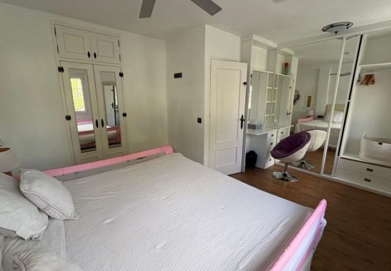 Chalet de 3 habitaciones en Orihuela Costa en venta con piscina - 396.000 € (Ref: 9745161)