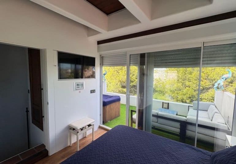 Chalet de 3 habitaciones en Orihuela Costa en venta con piscina - 396.000 € (Ref: 9745161)