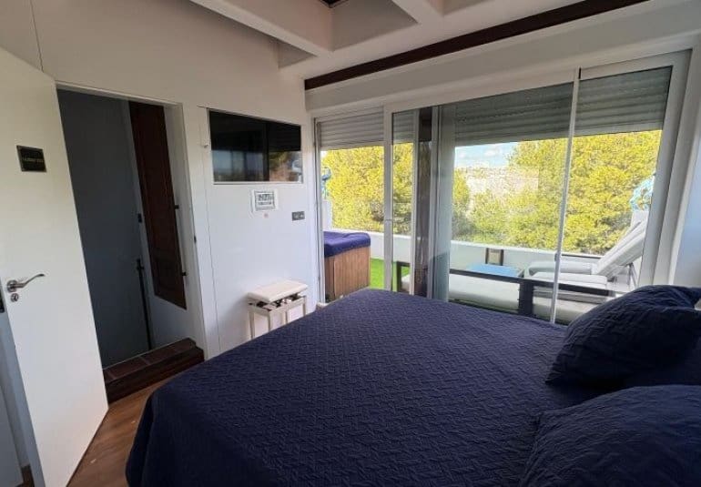 Chalet de 3 habitaciones en Orihuela Costa en venta con piscina - 396.000 € (Ref: 9745161)