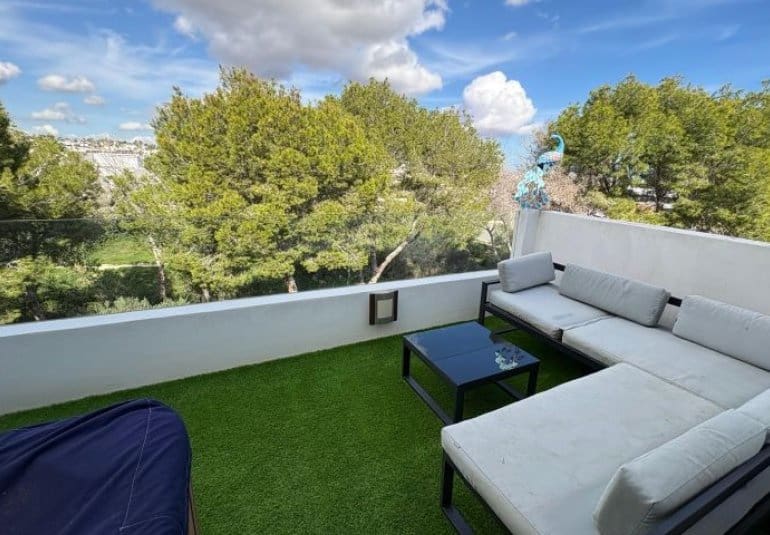 Chalet de 3 habitaciones en Orihuela Costa en venta con piscina - 396.000 € (Ref: 9745161)