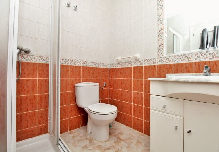 Chalet de 4 habitaciones en Playa Flamenca en venta con piscina - 379.000 € (Ref: 9745162)