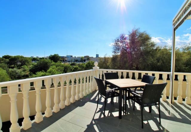 Chalet de 4 habitaciones en Playa Flamenca, Orihuela en venta con piscina - 379.000 € (Ref: 9745162)