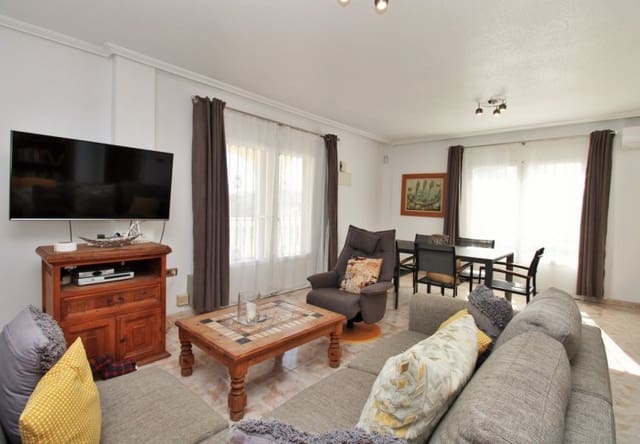 Chalet de 4 habitaciones en Playa Flamenca, Orihuela en venta con piscina - 379.000 € (Ref: 9745162)