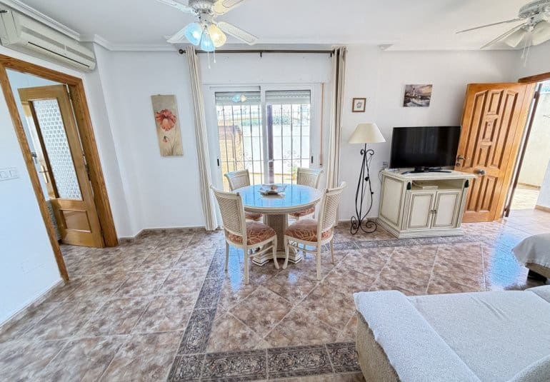 2 Zimmer Apartment zu verkaufen in La Zenia mit Pool - 199.999 € (Ref: 9772468)