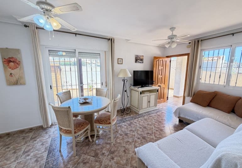 2 Zimmer Apartment zu verkaufen in La Zenia mit Pool - 199.999 € (Ref: 9772468)