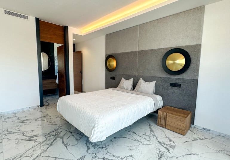 4 soveværelse Villa til salg i Villamartin med swimmingpool - € 2.950.000 (Ref: 9772469)