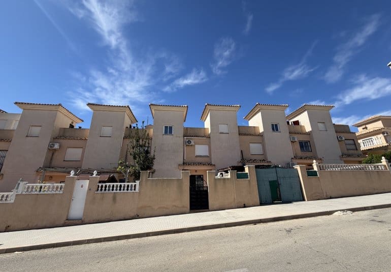 2 bedroom Townhouse for sale in Los Altos with pool - € 199,000 (Ref: 9772470)