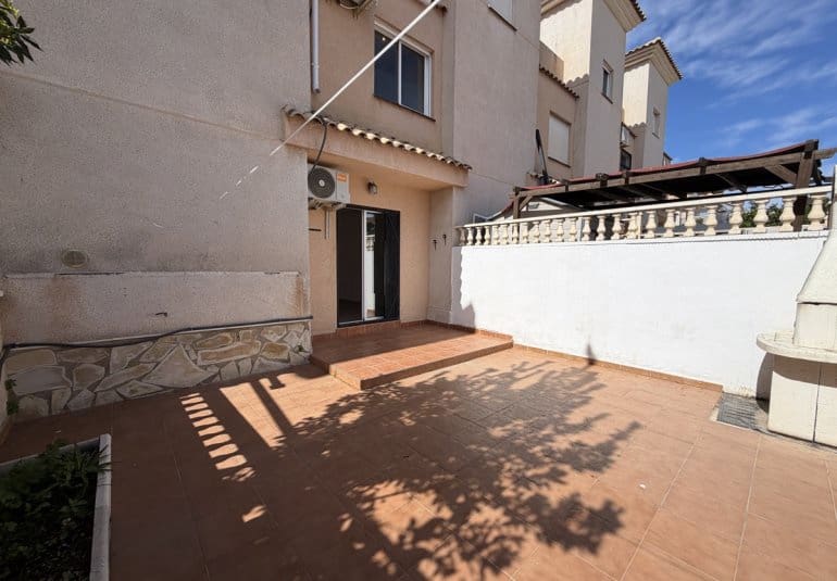 2 bedroom Townhouse for sale in Los Altos with pool - € 199,000 (Ref: 9772470)