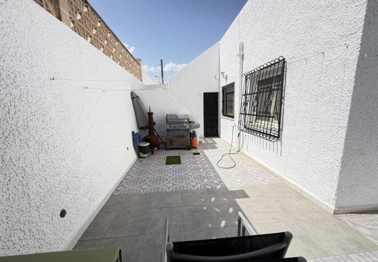 2 quarto Bungalow para venda em Villamartin - 219 995 € (Ref: 9795724)