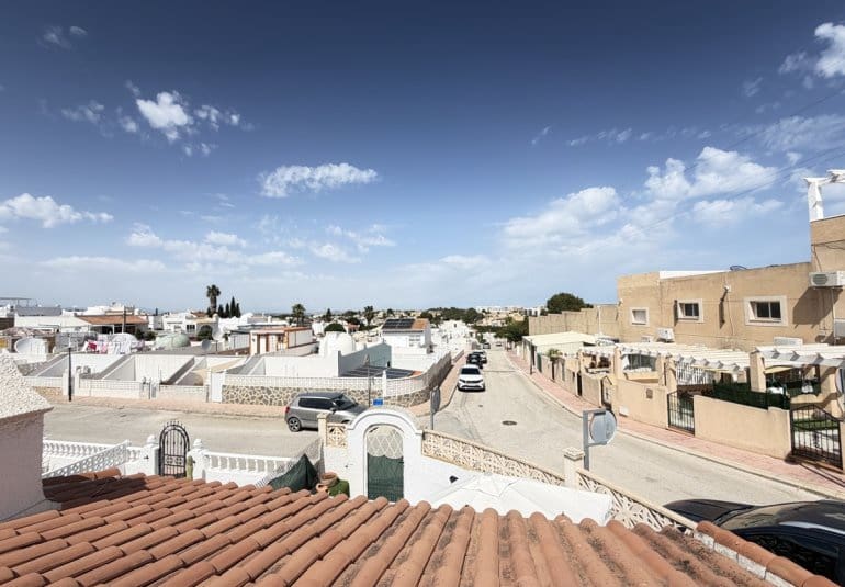 2 quarto Bungalow para venda em Villamartin - 219 995 € (Ref: 9795724)