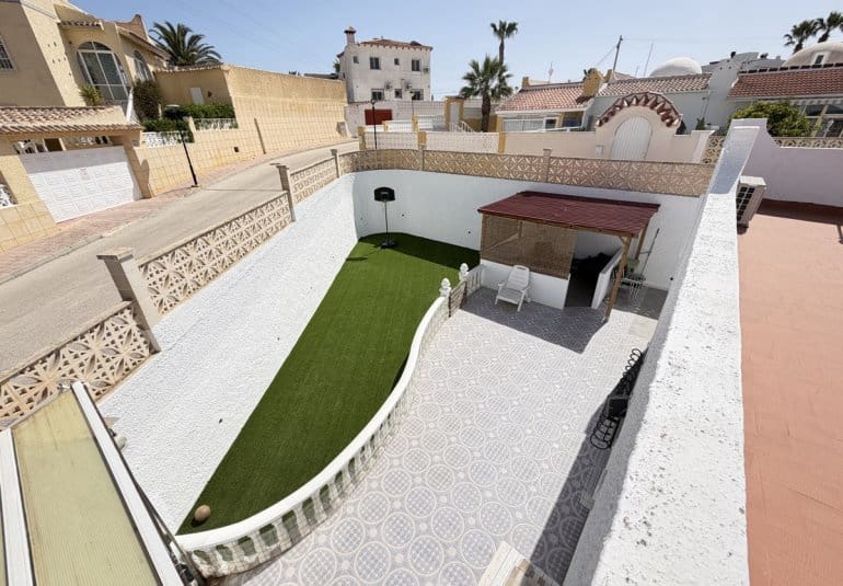 2 quarto Bungalow para venda em Villamartin - 219 995 € (Ref: 9795724)