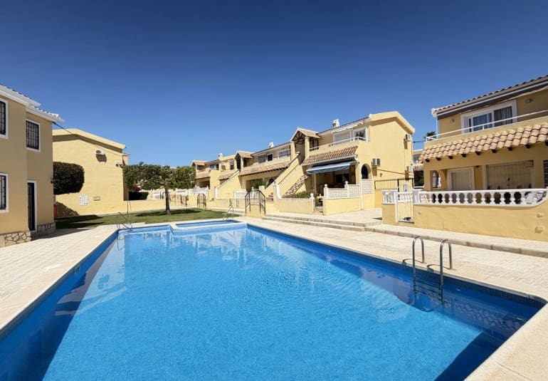 2 slaapkamer Appartement te koop in Villamartin met zwembad - € 159.995 (Ref: 9795725)