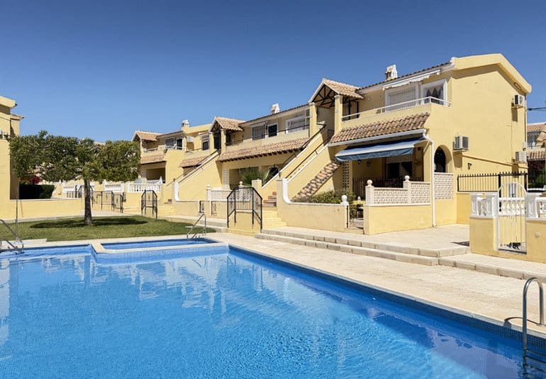 2 slaapkamer Appartement te koop in Villamartin met zwembad - € 159.995 (Ref: 9795725)