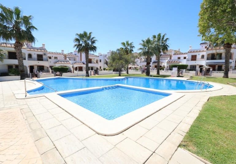 2 slaapkamer Appartement te koop in Orihuela Costa met zwembad - € 179.000 (Ref: 9796584)