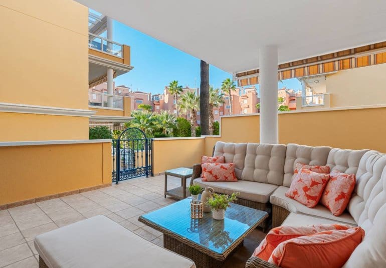 2 soveværelse Lejlighed til salg i Cabo Roig med swimmingpool - € 359.990 (Ref: 9796585)