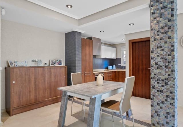 2 slaapkamer Appartement te koop in Cabo Roig, Orihuela met zwembad - € 359.990 (Ref: 9796585)