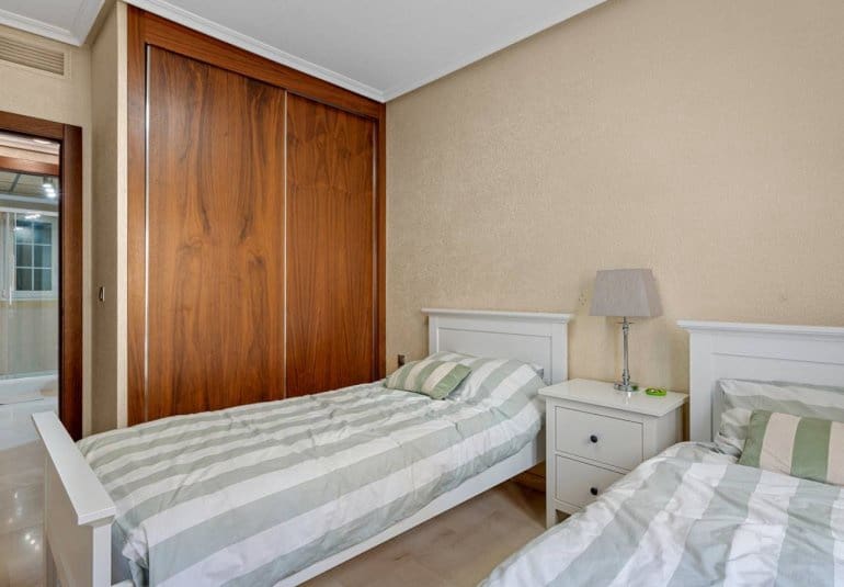 2 soveværelse Lejlighed til salg i Cabo Roig med swimmingpool - € 359.990 (Ref: 9796585)