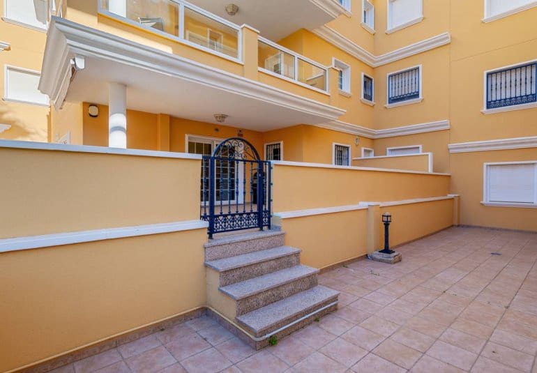 2 soveværelse Lejlighed til salg i Cabo Roig med swimmingpool - € 359.990 (Ref: 9796585)