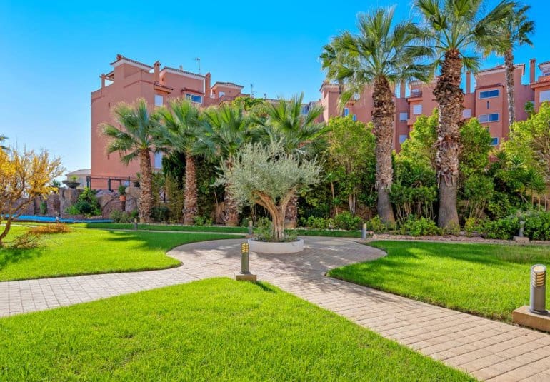 2 soveværelse Lejlighed til salg i Cabo Roig med swimmingpool - € 359.990 (Ref: 9796585)