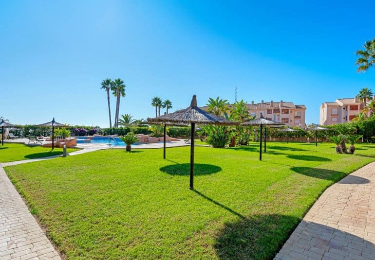 2 soveværelse Lejlighed til salg i Cabo Roig med swimmingpool - € 359.990 (Ref: 9796585)
