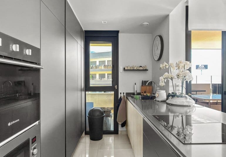 3 quarto Apartamento para venda em Playa Flamenca com piscina - 450 000 € (Ref: 9796586)