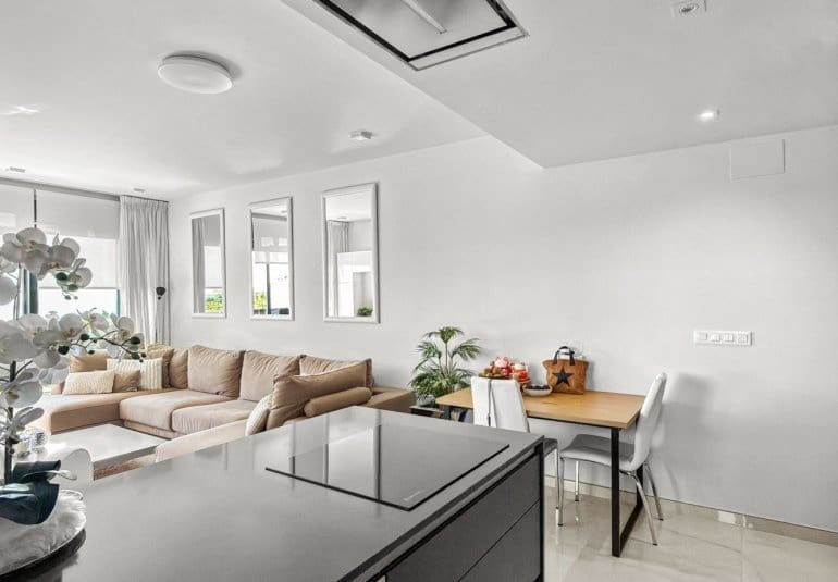 3 quarto Apartamento para venda em Playa Flamenca com piscina - 450 000 € (Ref: 9796586)