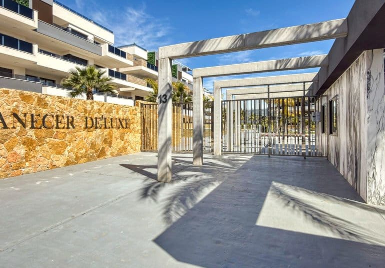 3 quarto Apartamento para venda em Playa Flamenca com piscina - 450 000 € (Ref: 9796586)