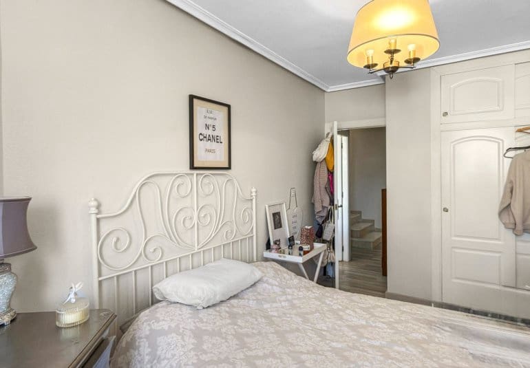 2 bedroom Townhouse for sale in La Florida with pool - € 179,900 (Ref: 9796587)