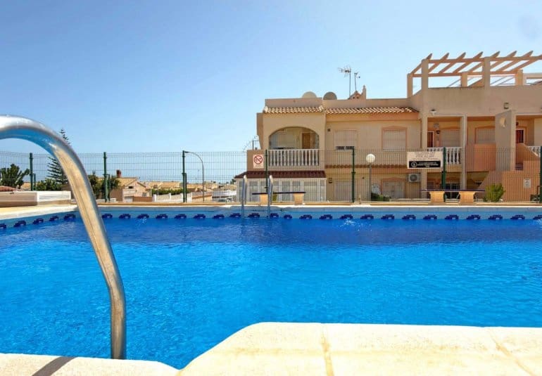 2 bedroom Townhouse for sale in La Florida with pool - € 179,900 (Ref: 9796587)