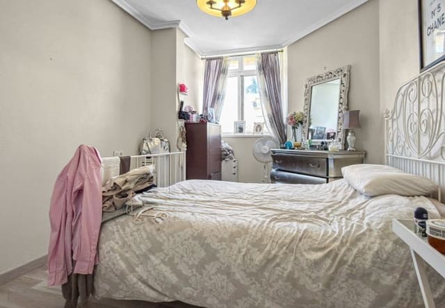 Casa de 2 habitaciones en La Florida, Orihuela en venta con piscina - 179.900 € (Ref: 9796587)