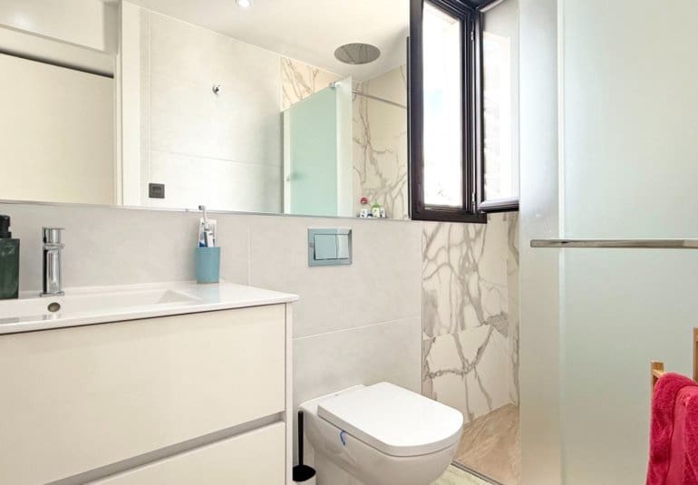 3 bedroom Villa for sale in Villamartin with pool - € 495,000 (Ref: 9796588)