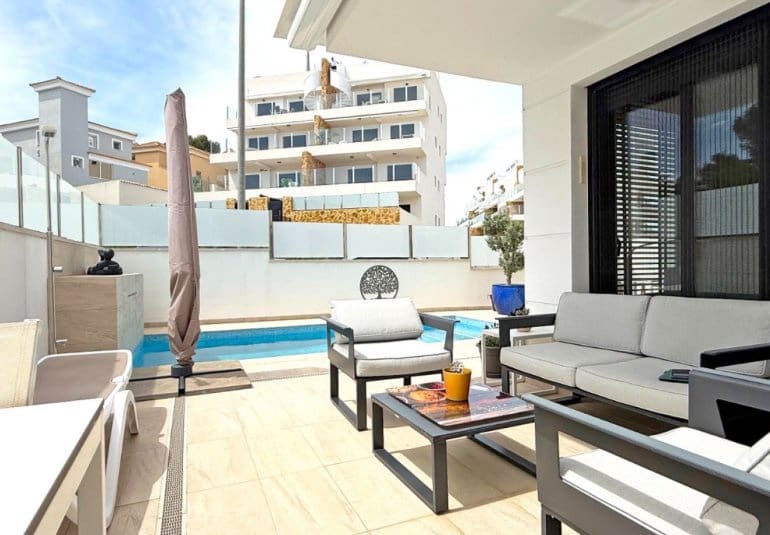 3 bedroom Villa for sale in Villamartin with pool - € 495,000 (Ref: 9796588)