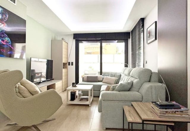 3 soverom Villa til salgs i Villamartin, Orihuela med svømmebasseng - € 495 000 (Ref: 9796588)