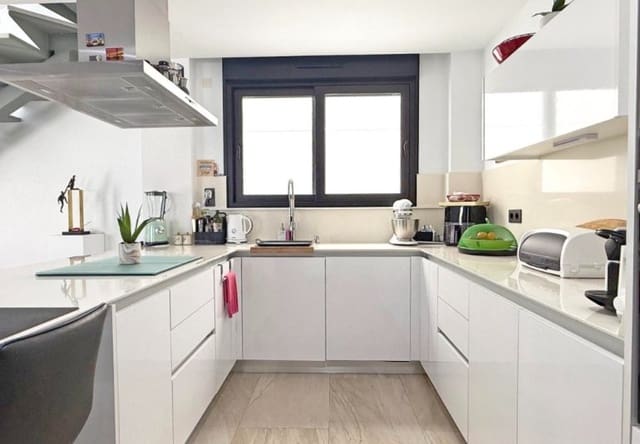 3 soverom Villa til salgs i Villamartin, Orihuela med svømmebasseng - € 495 000 (Ref: 9796588)