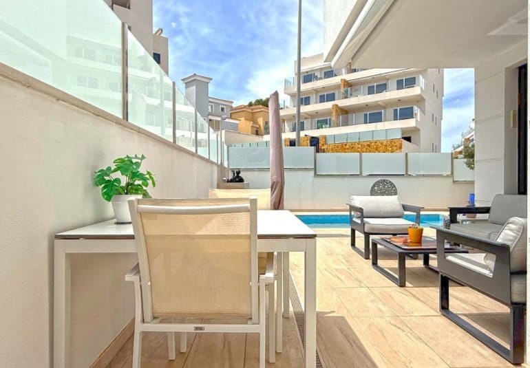 3 bedroom Villa for sale in Villamartin with pool - € 495,000 (Ref: 9796588)