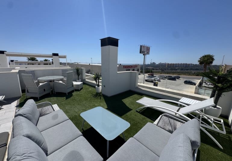 4 slaapkamer Villa te koop in Orihuela Costa met zwembad - € 635.000 (Ref: 9796593)