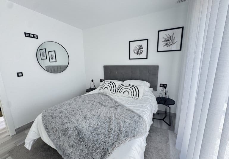 4 slaapkamer Villa te koop in Orihuela Costa met zwembad - € 635.000 (Ref: 9796593)