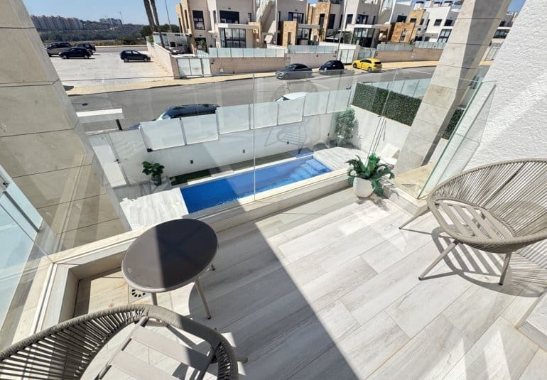 4 slaapkamer Villa te koop in Orihuela Costa met zwembad - € 635.000 (Ref: 9796593)