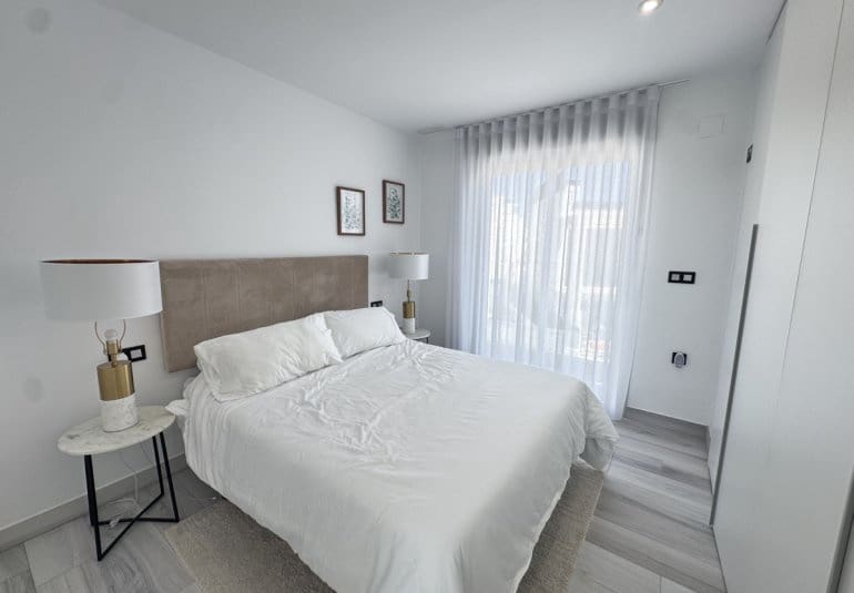 4 slaapkamer Villa te koop in Orihuela Costa met zwembad - € 635.000 (Ref: 9796593)