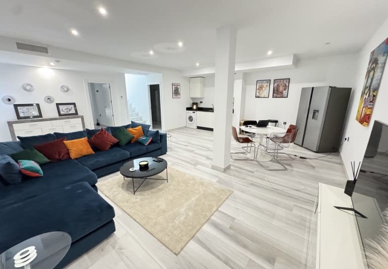 4 slaapkamer Villa te koop in Orihuela Costa met zwembad - € 635.000 (Ref: 9796593)